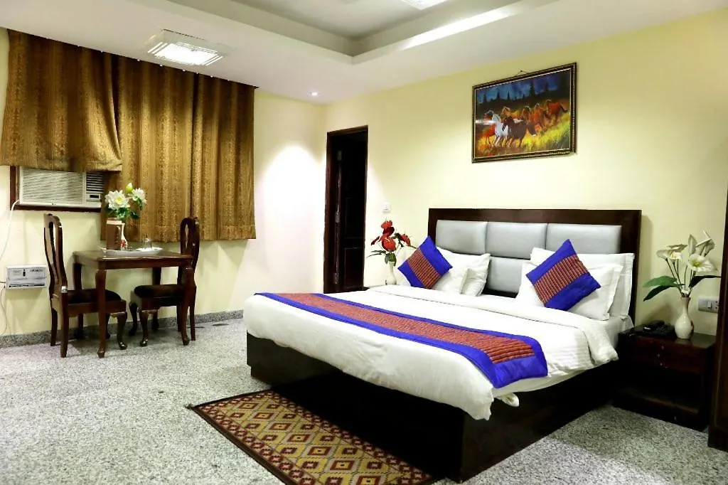 Airport Hotel The Paramont New Delhi
