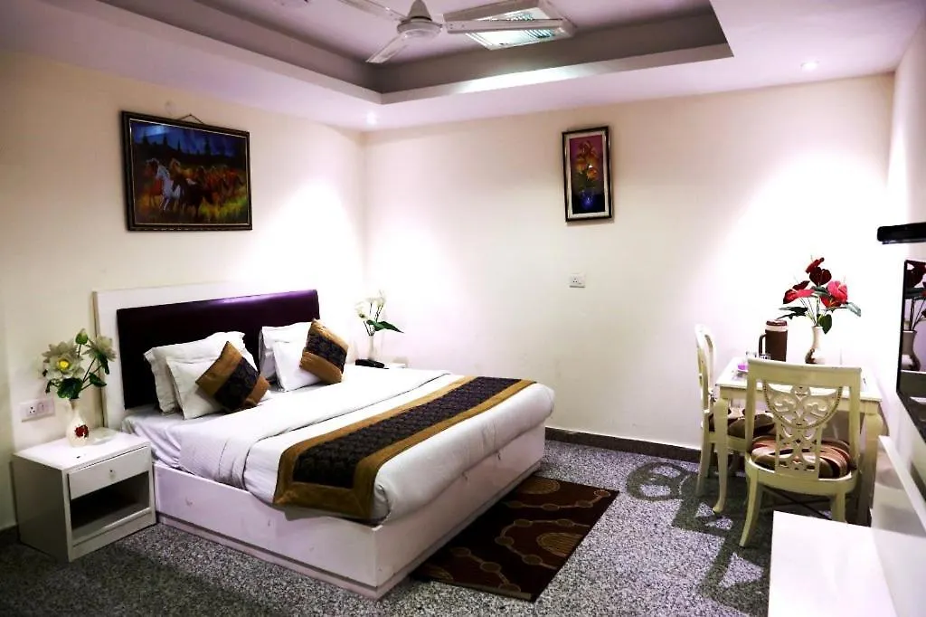 Airport Hotel The Paramont New Delhi