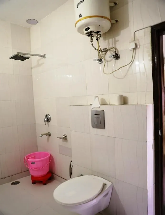 Airport Hotel The Paramont New Delhi