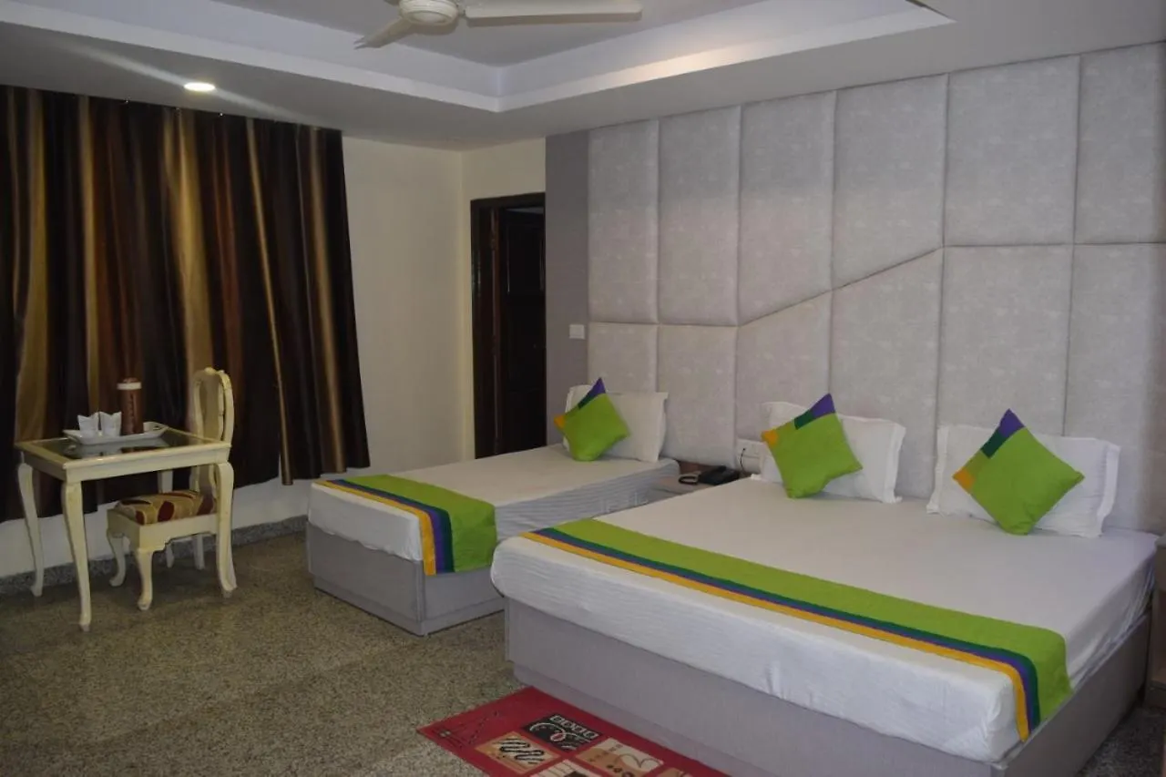 Airport Hotel The Paramont New Delhi
