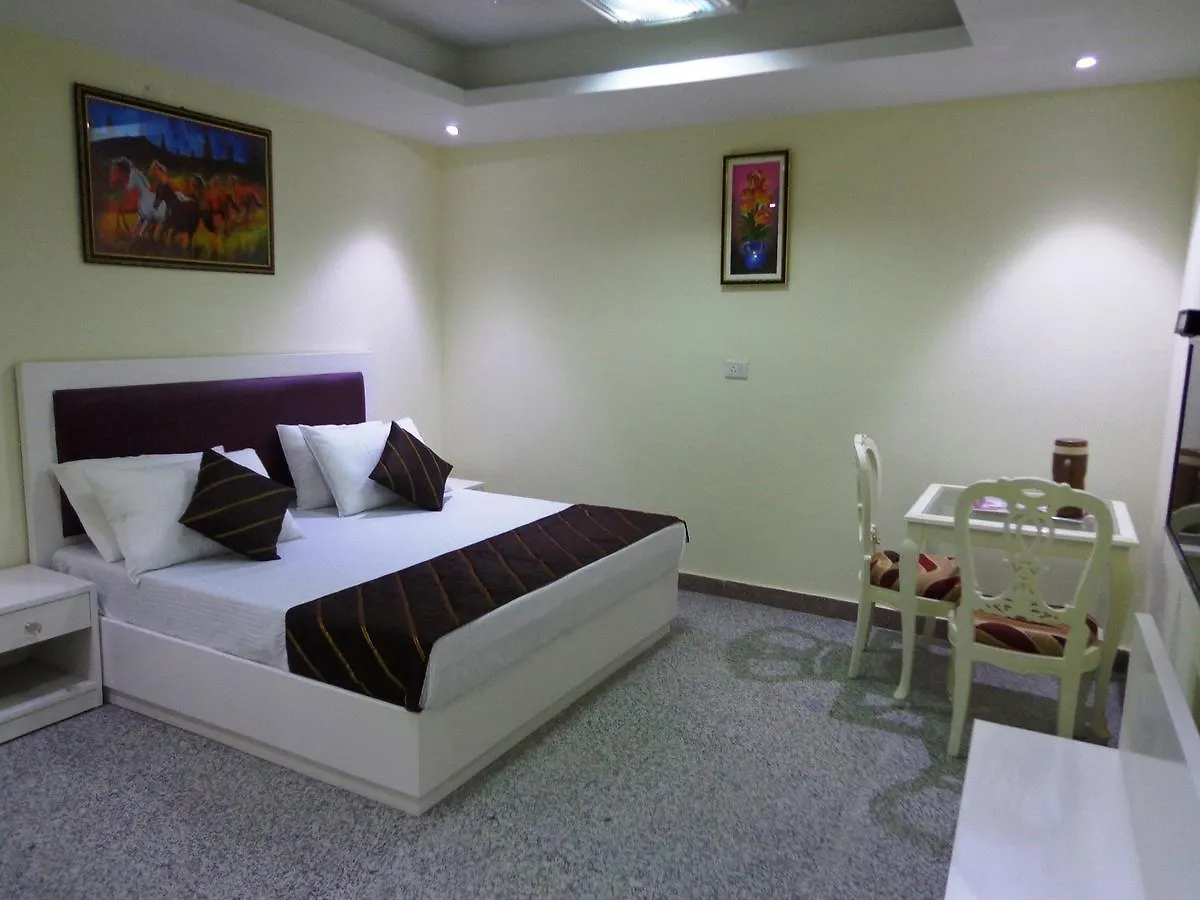 Airport Hotel The Paramont New Delhi