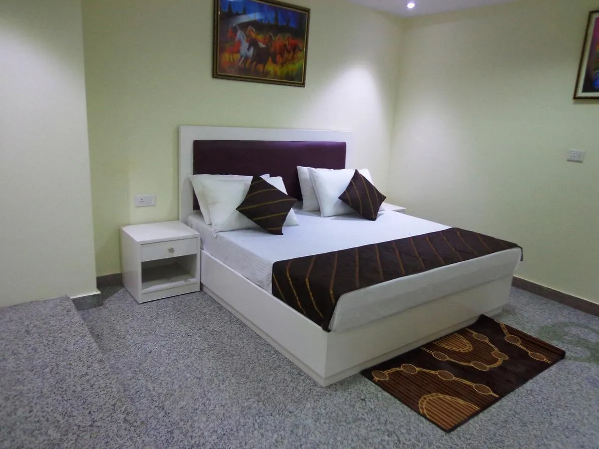 Airport Hotel The Paramont New Delhi
