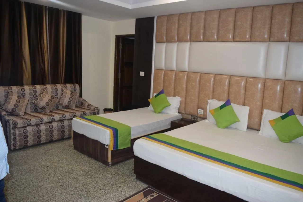 Airport Hotel The Paramont New Delhi