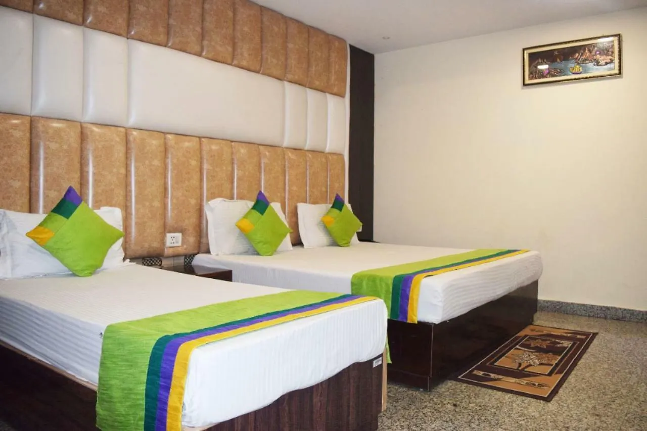 Airport Hotel The Paramont New Delhi