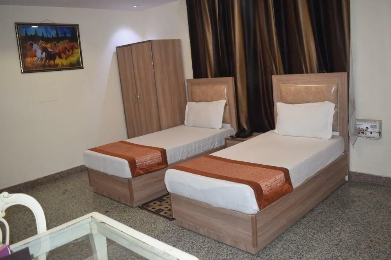 Airport Hotel The Paramont New Delhi 3*,  India