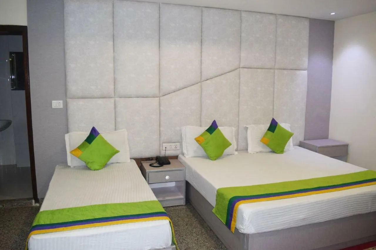Airport Hotel The Paramont New Delhi