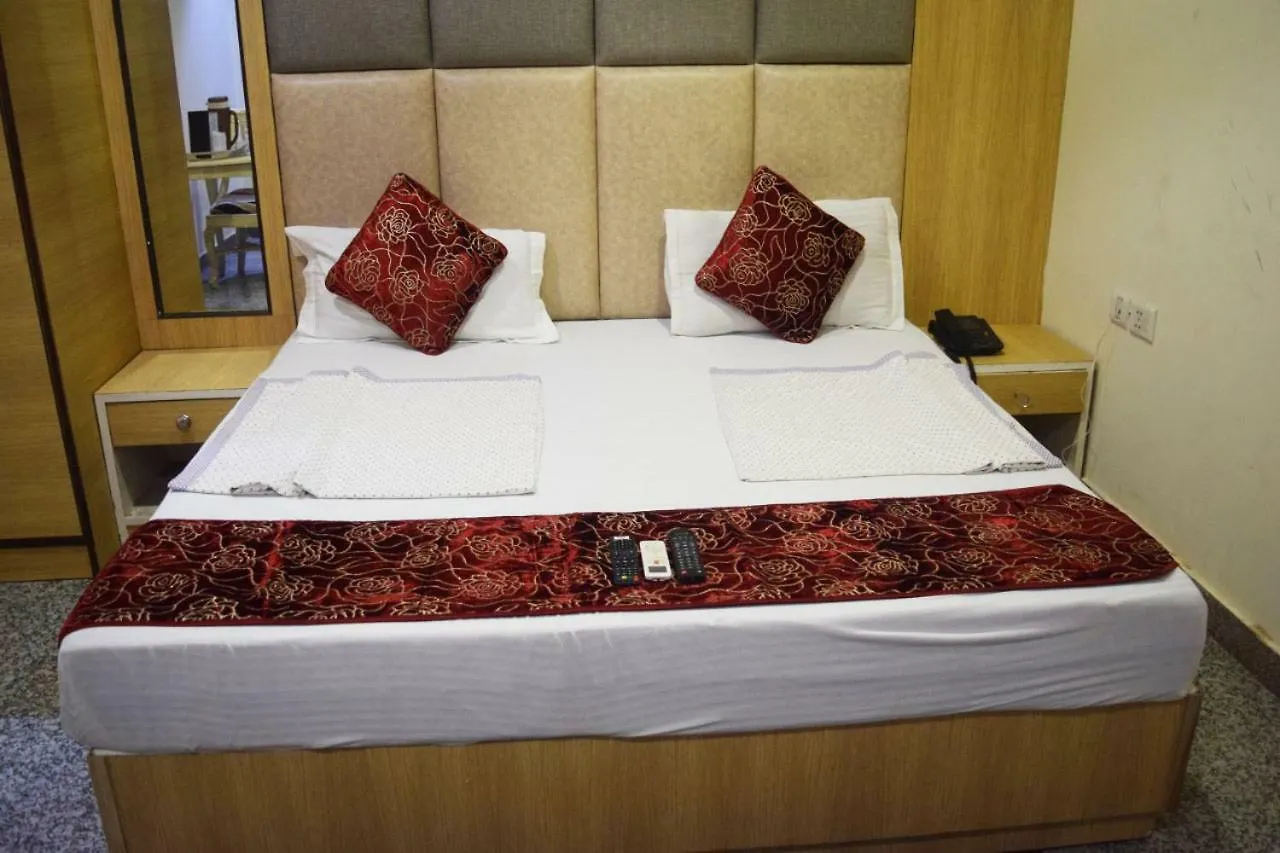 Airport Hotel The Paramont New Delhi