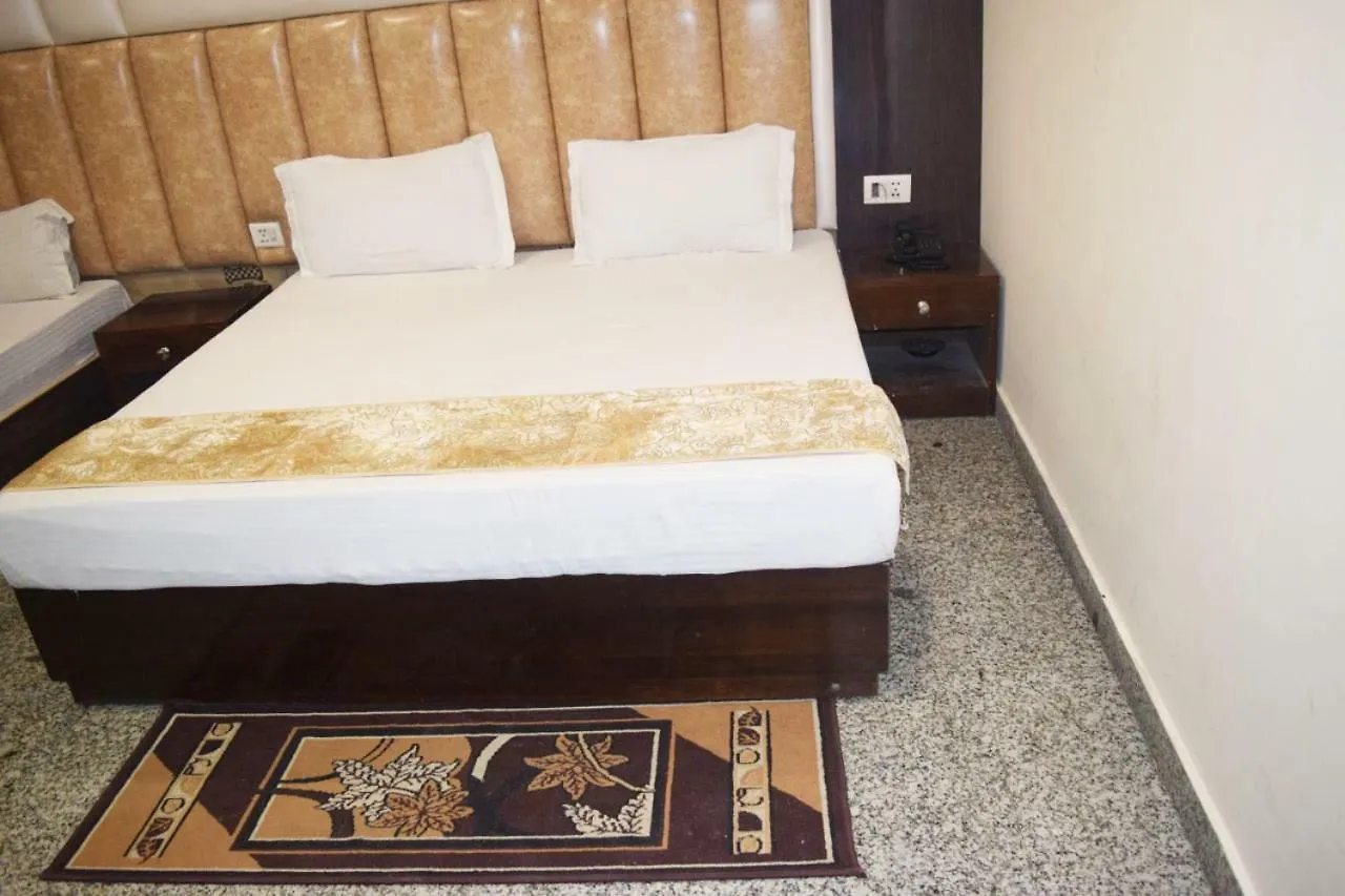 Airport Hotel The Paramont New Delhi 3*,  India