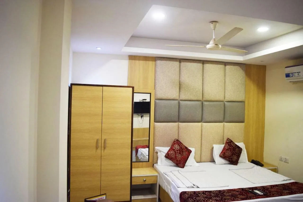 Airport Hotel The Paramont New Delhi 3*,  India